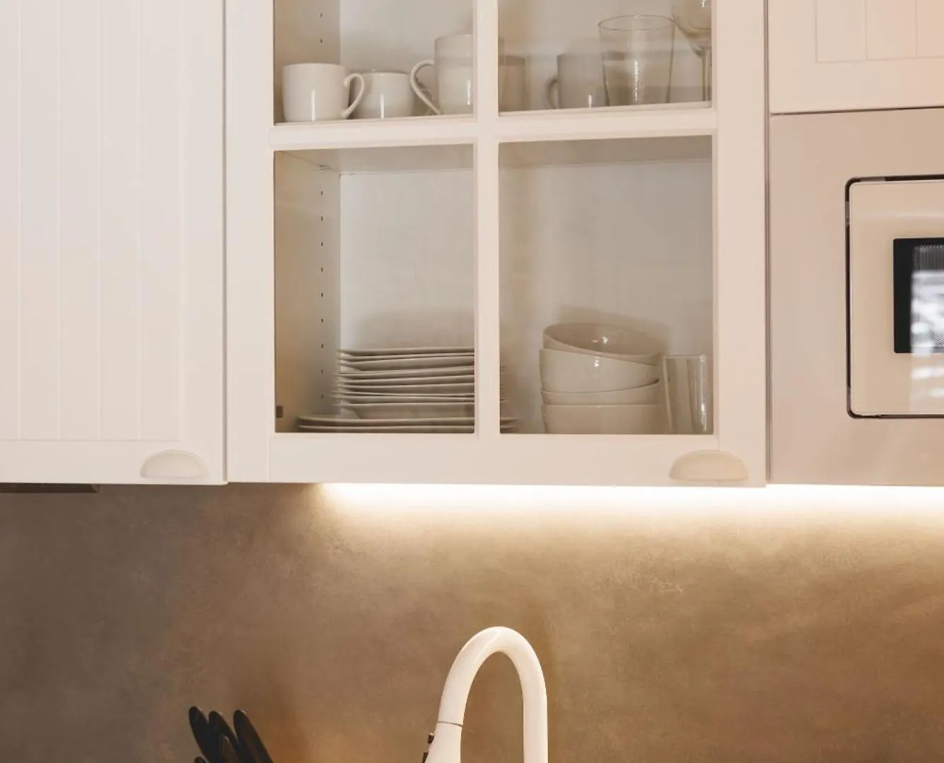 Bravissimo Mora 14, Monthly Apartment Χιρόνα