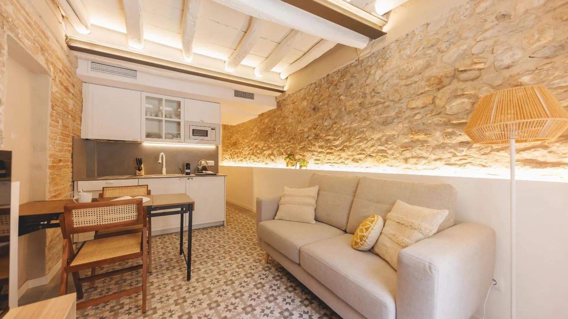 Επικοινωνία με το Bravissimo Mora 14, Monthly Apartment
